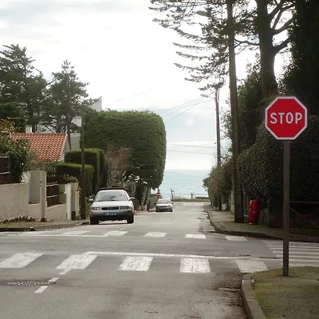 300 M De La Apartment *